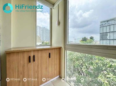 Rent Rooms near Lang University ready for seven.