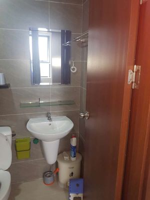 We need to rent a room for women in two bedrooms.