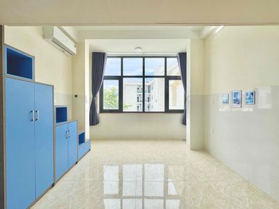 Full interior at industrial university - favor student