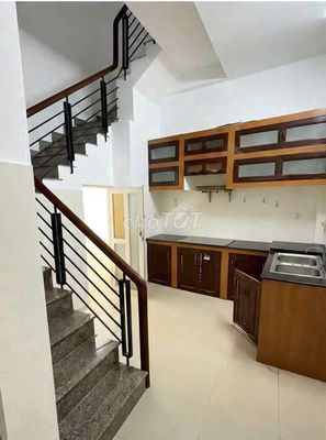 GRI 10, Q. Tân Bình! 3 stories, 2 bedrooms & 3 tollet. Medium at & Kd