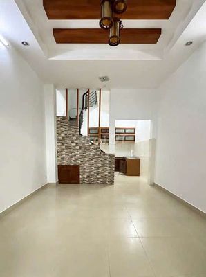 GRI 10, Q. Tân Bình! 3 stories, 2 bedrooms & 3 tollet. Medium at & Kd