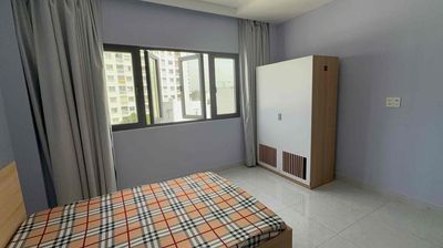 The studio 25 square feet of open windows Nguyễn Tư Nghiêm in the toilet he turned