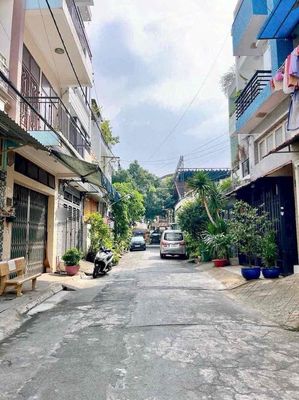 13 million-2 floors 2-room car-to-car/Nguyễn Văn Ngọc: independent - gridlocking