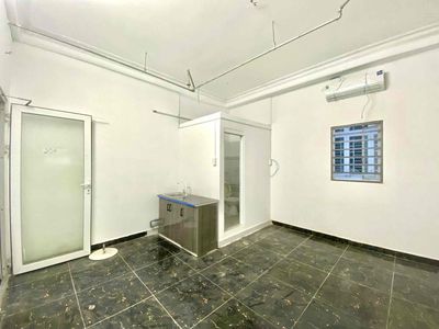 It's a beautiful room for $3 million.8. Phạm Thế Hiển, District 8
