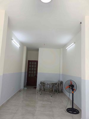 The balcony room, full tien ich District 10 - Near ueh, Huflit, bku