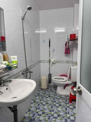 Rent a small Tân Bình hotel.