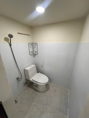 Rent a full-intem hotel-- Bình Chiểu minus 3.7 million a month.