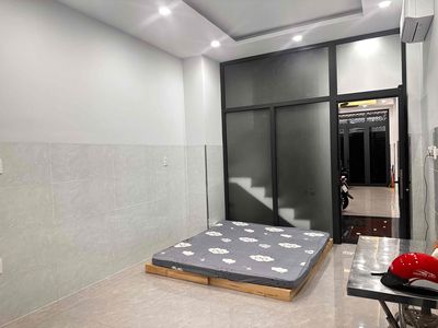 20 M2 ground floor with a sky well - near T3 - 0.5 million a month