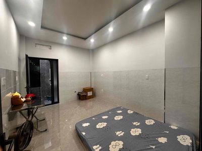 20 M2 ground floor with a sky well - near T3 - 0.5 million a month