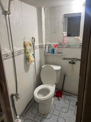 Need women in the same rented house