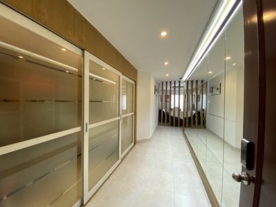 Hùng Vương Plaza – 130 M2 (3 bedrooms) high level - utility - 18 million