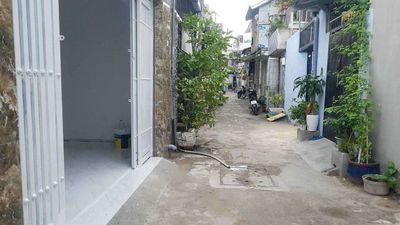 5 14th grade 4 is beautiful. Two bedrooms. A three-watch toilet near the clear church.