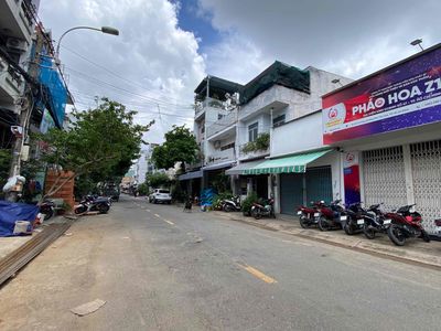 The 12m Street Tô Hiệu 9.5 x19.5 meters has 2.5 million