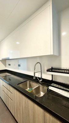 Feliz En Vista rents two empty bedrooms. Good price.