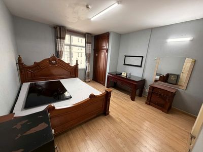 The central building paints three bedrooms - top furniture - 12 million.