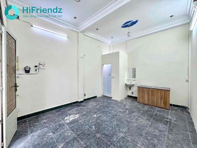 The full interior elevator studio - car vault with protection - near the medical university, sp