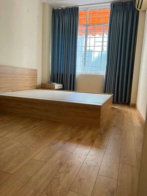 Two bedrooms, two empty toilets, near the university of economics, encyclopedias, almonds.