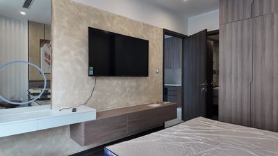 Rent the two bedrooms The Opus One most to the city of vinhomes District 9