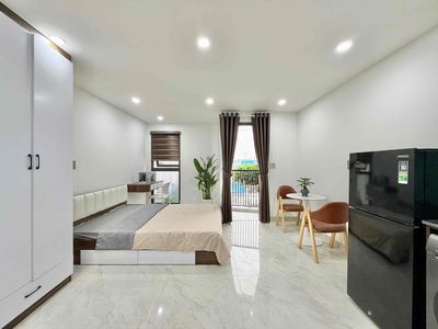Just 100 percent of apartment 33 M2 full furniture, open balcony at the market.