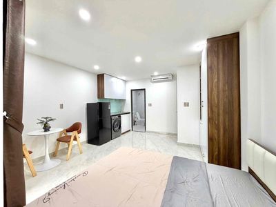 Just 100 percent of apartment 33 M2 full furniture, open balcony at the market.