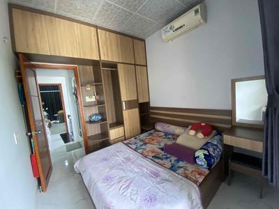 It's the owner of the former Nguyễn Bình Nhà Bè house near the school,