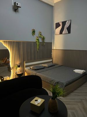 I'll rent the room to the border of Tan Son Nhut Airport