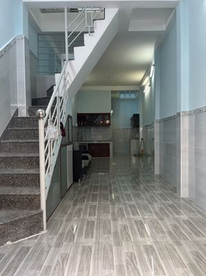 The alley is for the entire estate of 42.8 meters main owner.