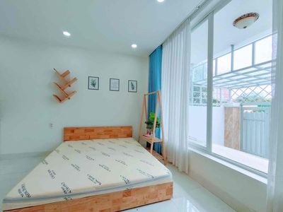 rented studios with wide windows