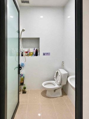The balcony - 1 bedroom - A private bathroom on Peace Street
