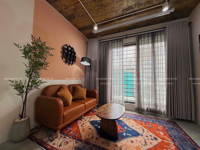 Rent the high-end studio suite at 45 meters.