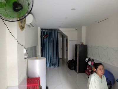 Rent the original house - business position - truck alley