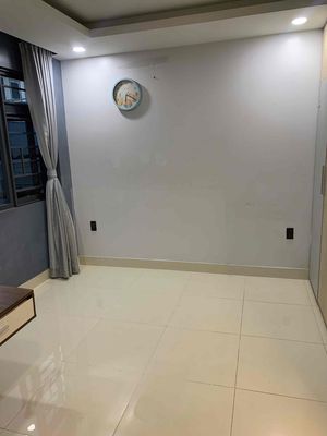 Hire a floor with the owner.