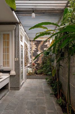 Rent a business front house - right off An Phú - Anhhe