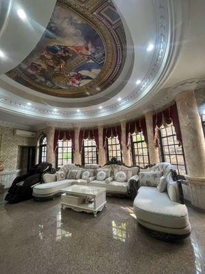 Rent the villa in front of Thảo Điền.