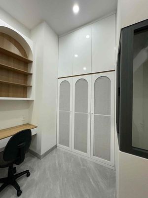 The owner of the lease could deal with the price directly.