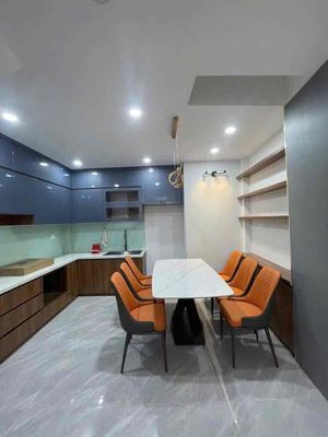 The owner of the lease could deal with the price directly.