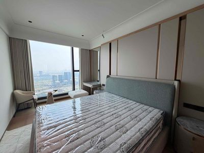 Let's quickly rent four bedrooms. 180 meters.