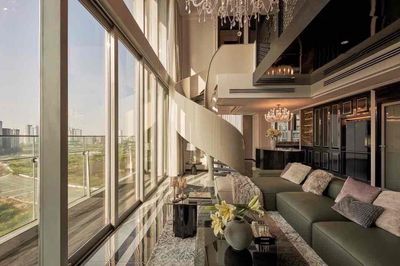 Rent a four-foot-high-class apartment 160 m.V.omes Golden River-- 75 million a month.