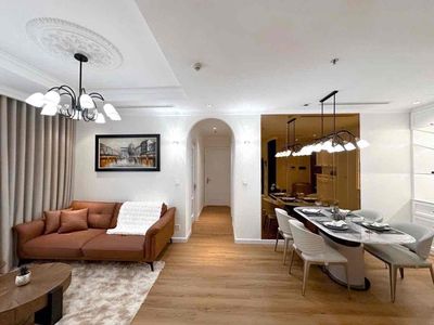 Rent three bedrooms full of 126 m2 017 Vinhomes Central Park – 30 million a month.