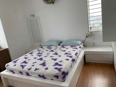 His apartment is central plaza – 90 M2 (3 bathrooms) high - costing 15 million ath