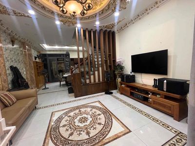 Rent house 1056 Huỳnh Tấn Phát