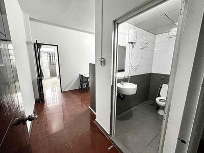 Rent an apartment. A five-year-old balcony bedroom near Ueh University of Economics, medical university.