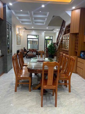 Lakeview Street 5 x 20 meters costs 36 million a month