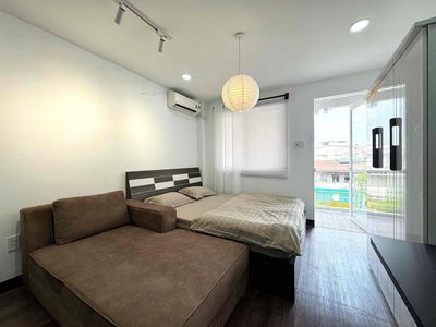 Rent the balcony house full of furniture in the peace house of the 10th.