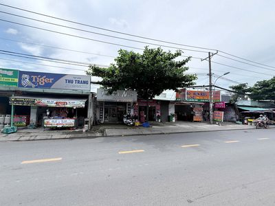Rent a house on Nguyễn Xiển street - right at the top of the hill.