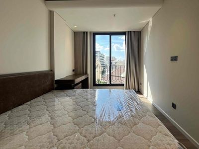 A nice, nice, lovely apartment, just in the middle of nowhere.