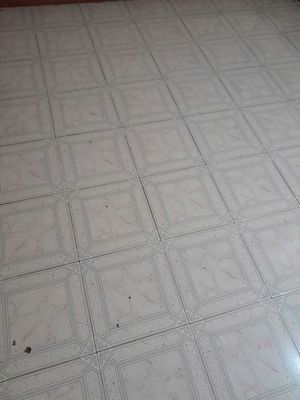 The room is rented to the same entrance, the same owner