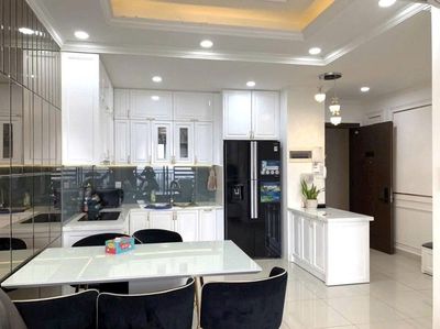 Renting C.c. Terra Royal, District 3 - High-class furniture, 3 bedrooms for 25 million.