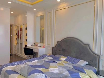 Renting C.c. Terra Royal, District 3 - High-class furniture, 3 bedrooms for 25 million.