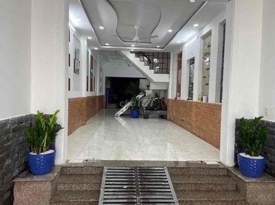 Three floors. Gò Dầu Front. Tân Phú. 5 x35, business now.